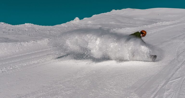 How to slow down and stop on a snowboard