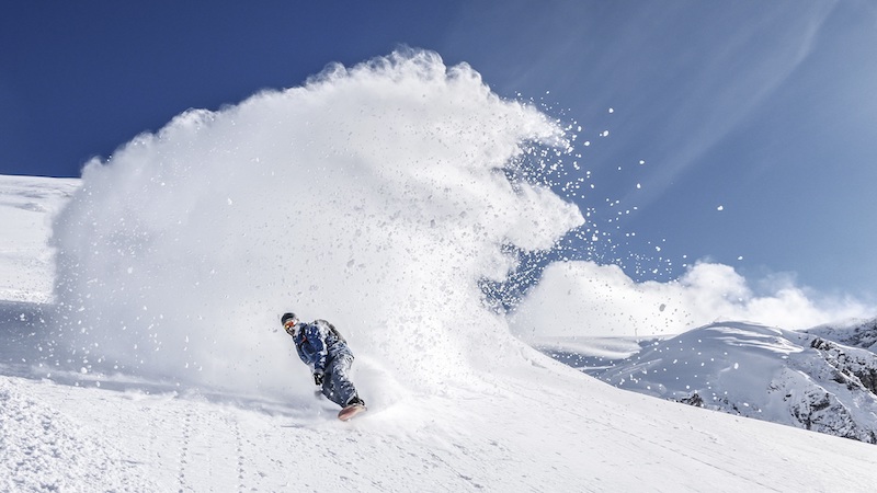 powder snowboarding
