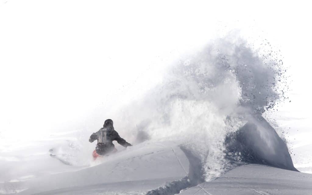Graeme Gibson powder slash - Snowboard Selector