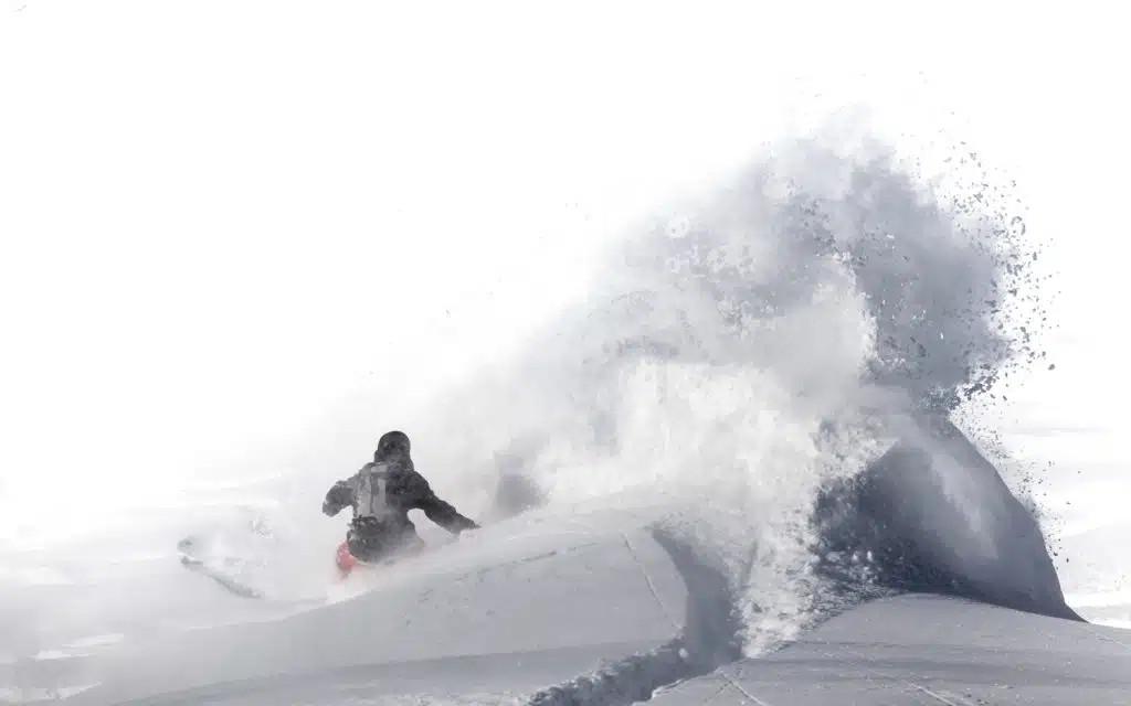 Graeme Gibson powder slash - Snowboard Selector