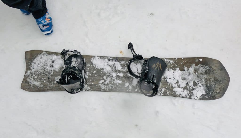 Jones Freecarver 6000 - Directional snowboard shape