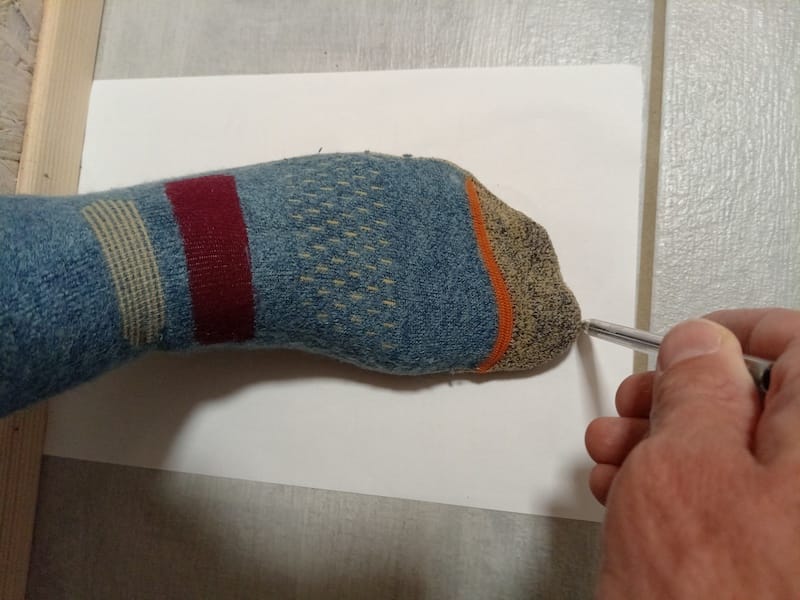 Snowboard boot size - foot length measurement