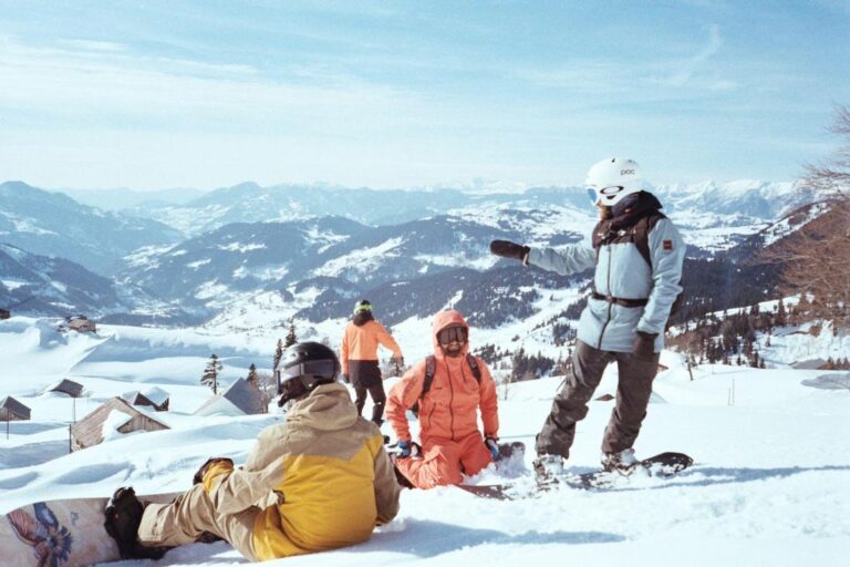 How to Choose the Right Snowboard for Beginners