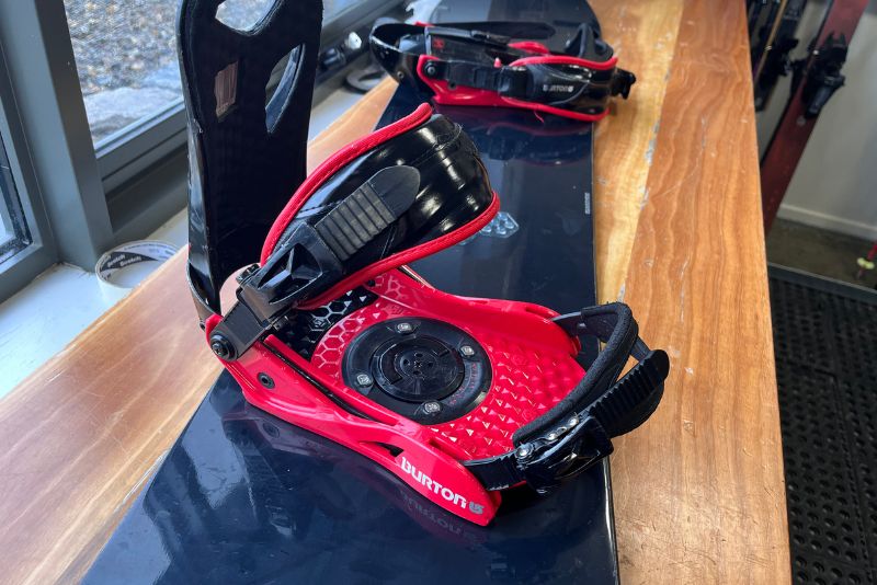 Snowboard binding straps