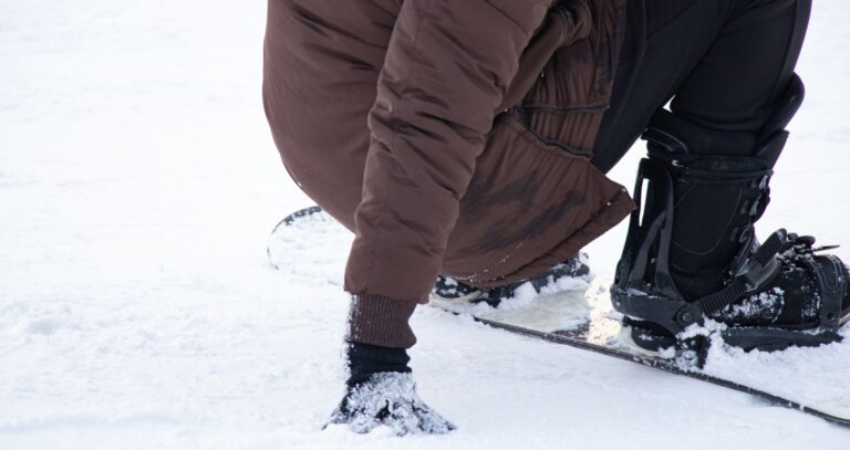 Snowboards that prevent edge catches