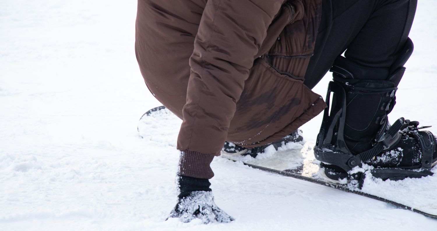 Snowboards that prevent edge catches